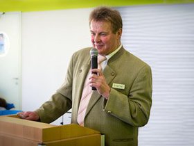Rektor Pfeffer 354x235-1.jpg